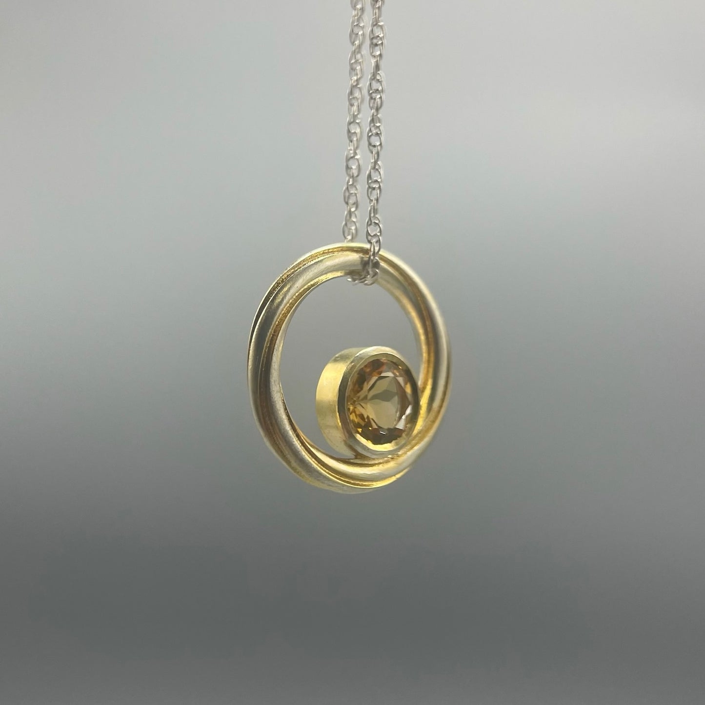 Alice Gow - Twist Continuum Pendant: 8mm Citrine