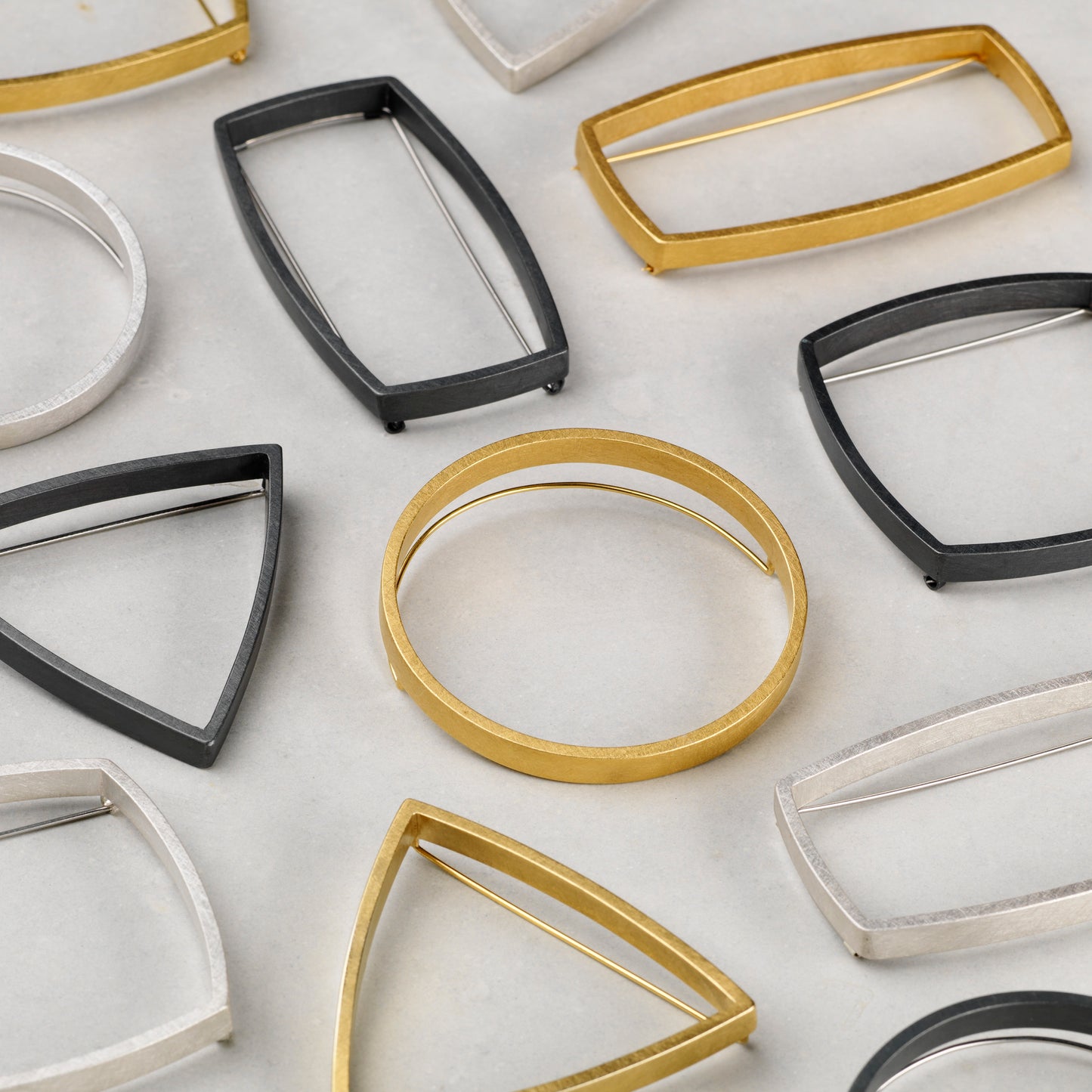 Sheng Zhang - 'Curved Curves' Circle Brooch
