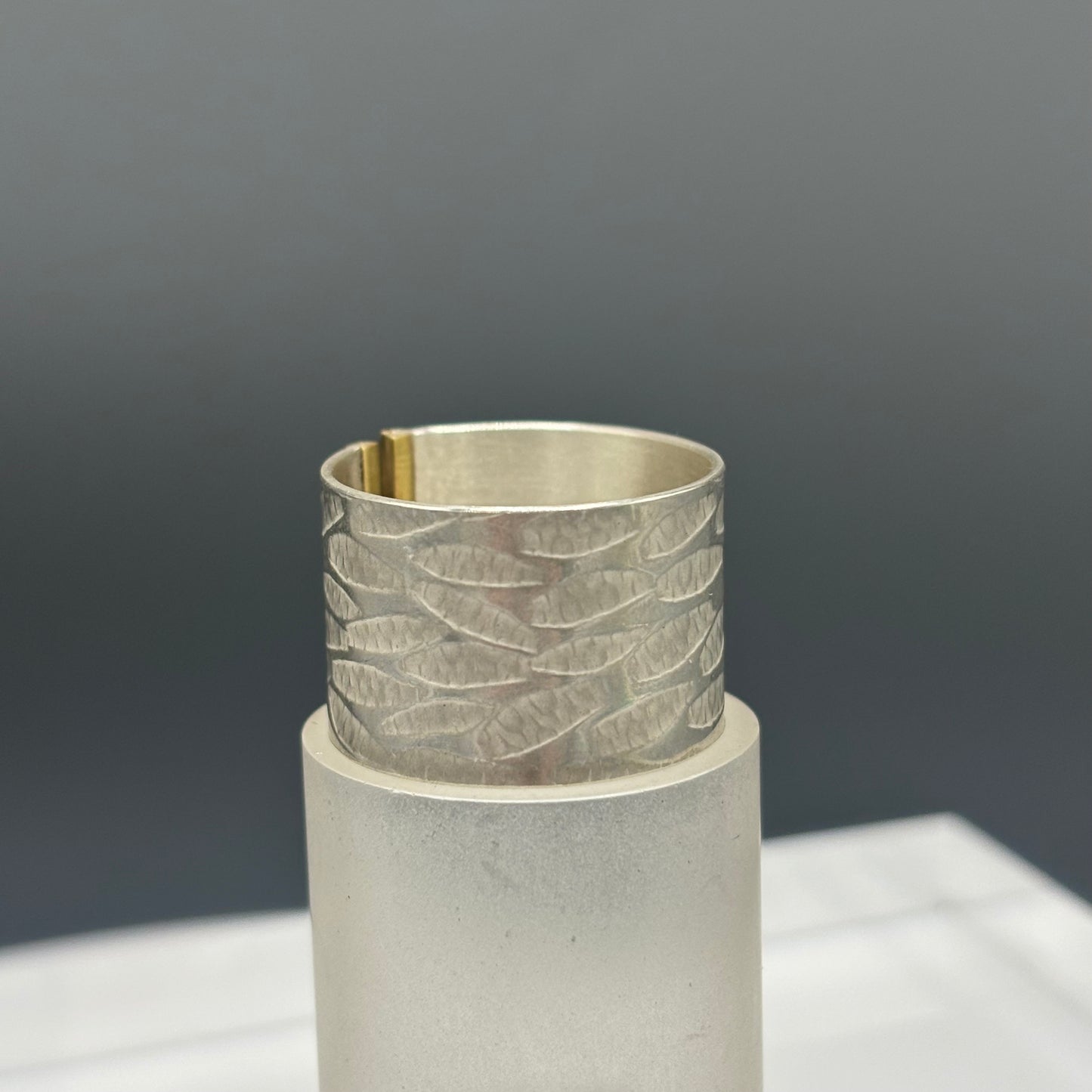Papermetal – Petals 'Cigar Band' Ring 15mm (Silver/Brass Wire Detail)