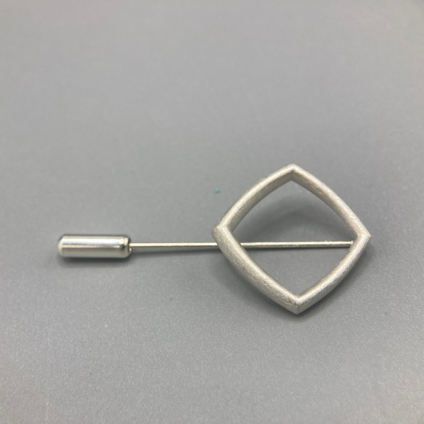 Sheng Zhang - 'Curved Curves' Rhombus Pin