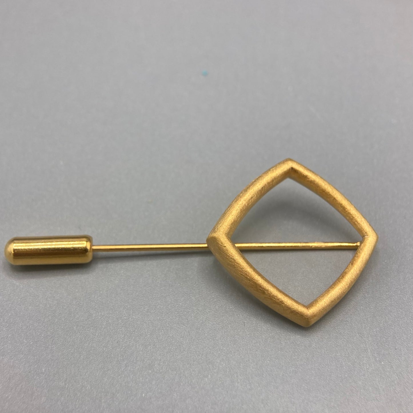 Sheng Zhang - 'Curved Curves' Rhombus Pin