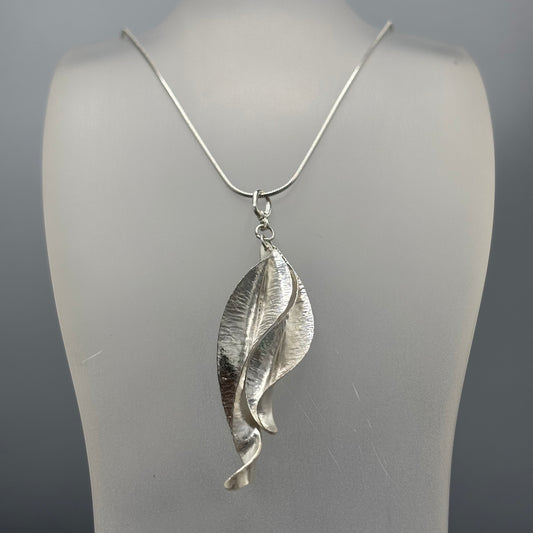 Victoria Sackwild – 48/60mm fine silver Willow Leaf cluster pendant