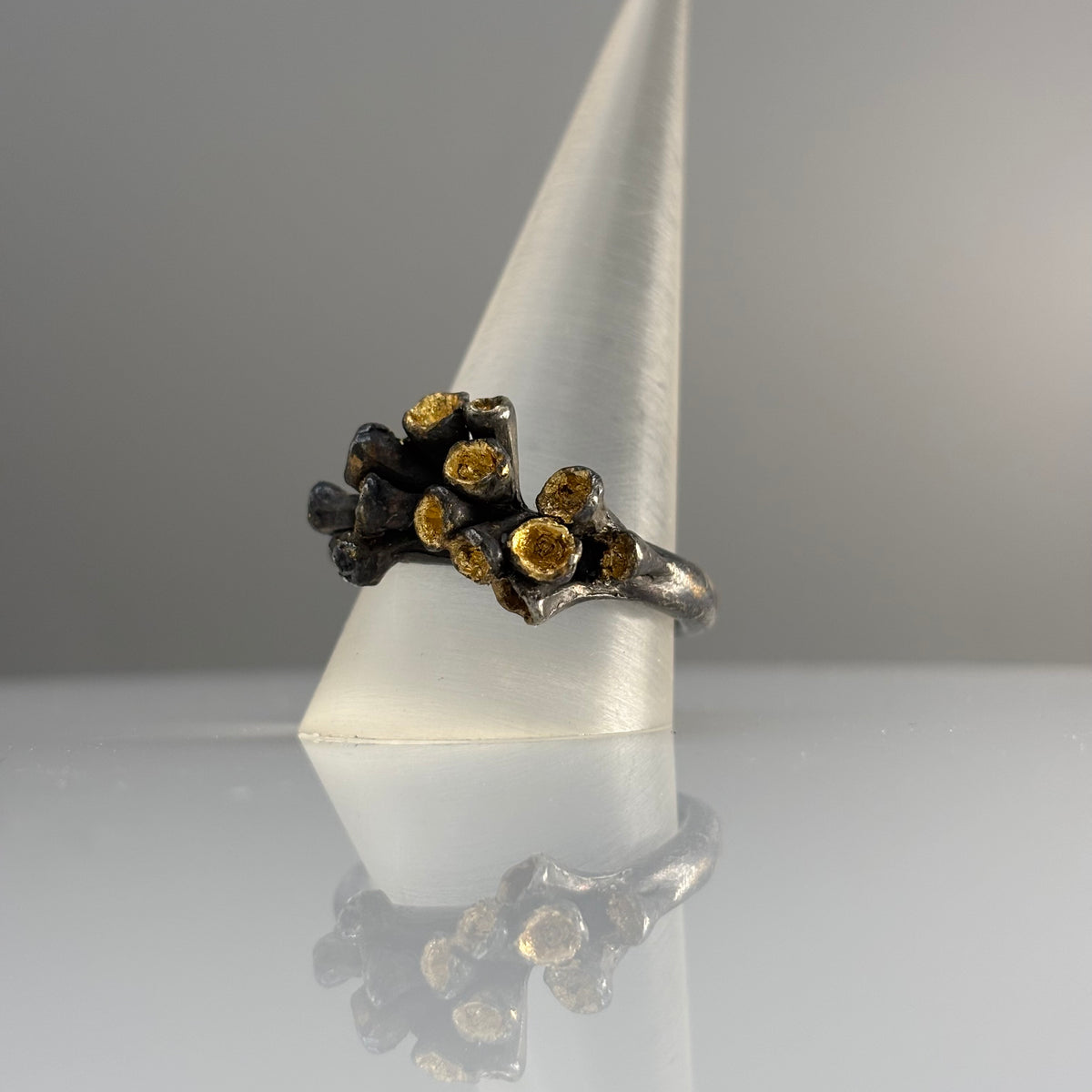 Beca Beeby – Cluster Ring (Silver/Oxidised with Gold Leaf) Size U