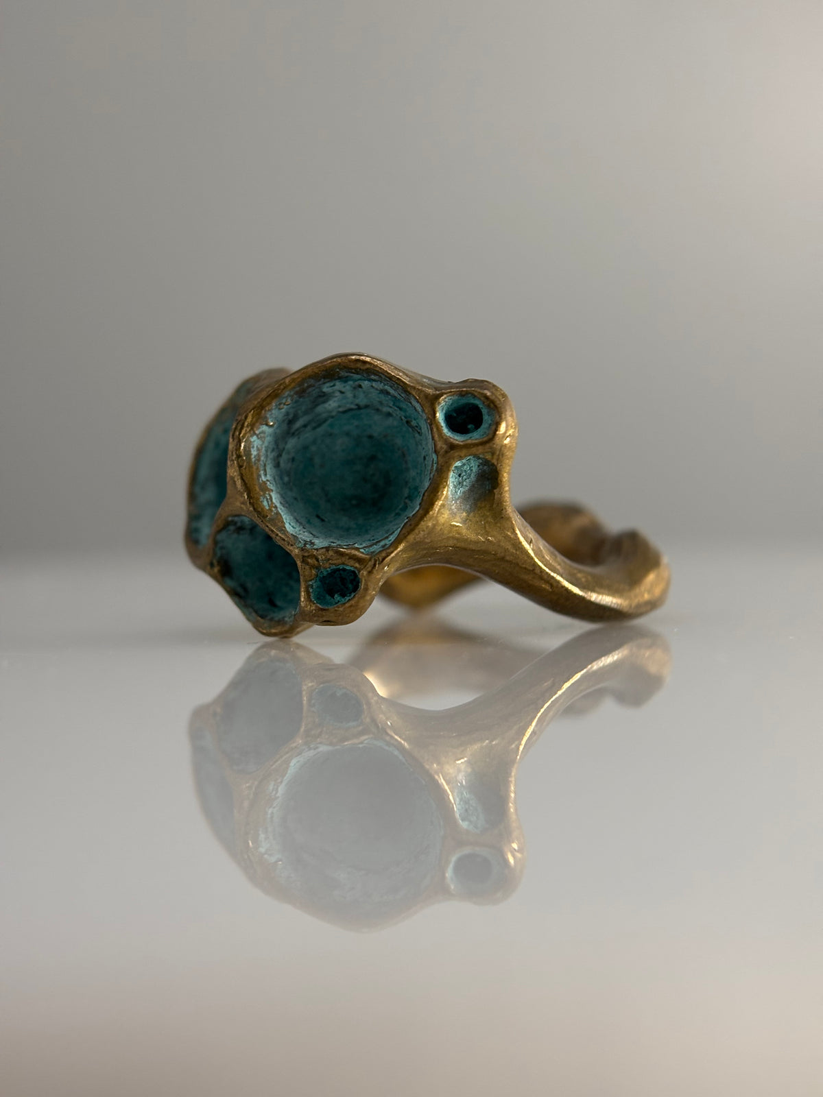 Beca Beeby Artefact Ring Large I, detail view