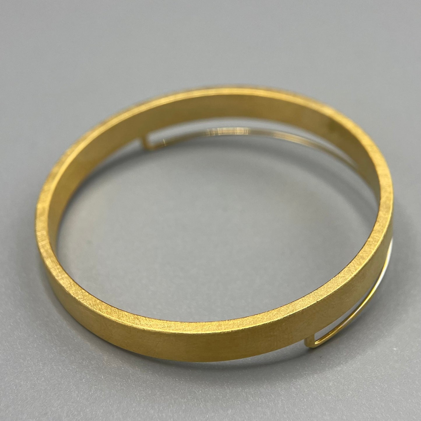Sheng Zhang - 'Curved Curves' Circle Brooch