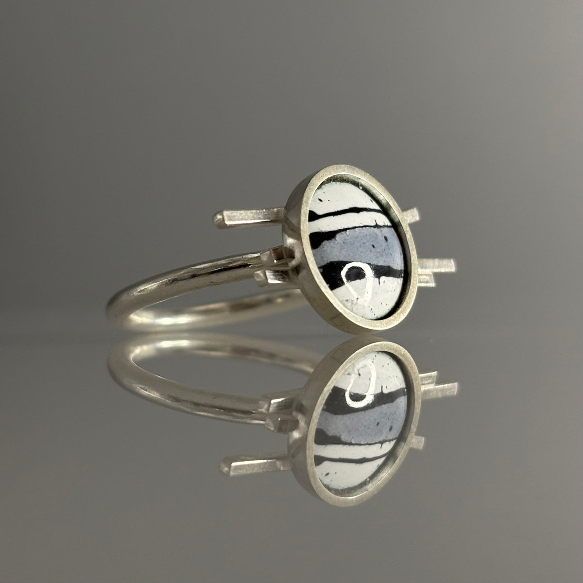 Judit Patkos – Grey Splash! Ring