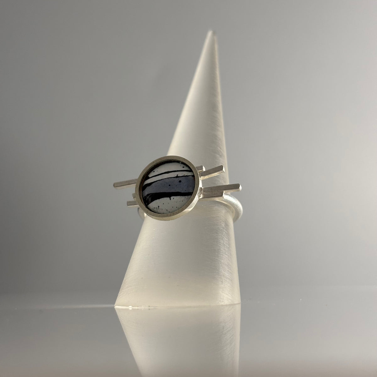 Judit Patkos – Grey Splash! Ring