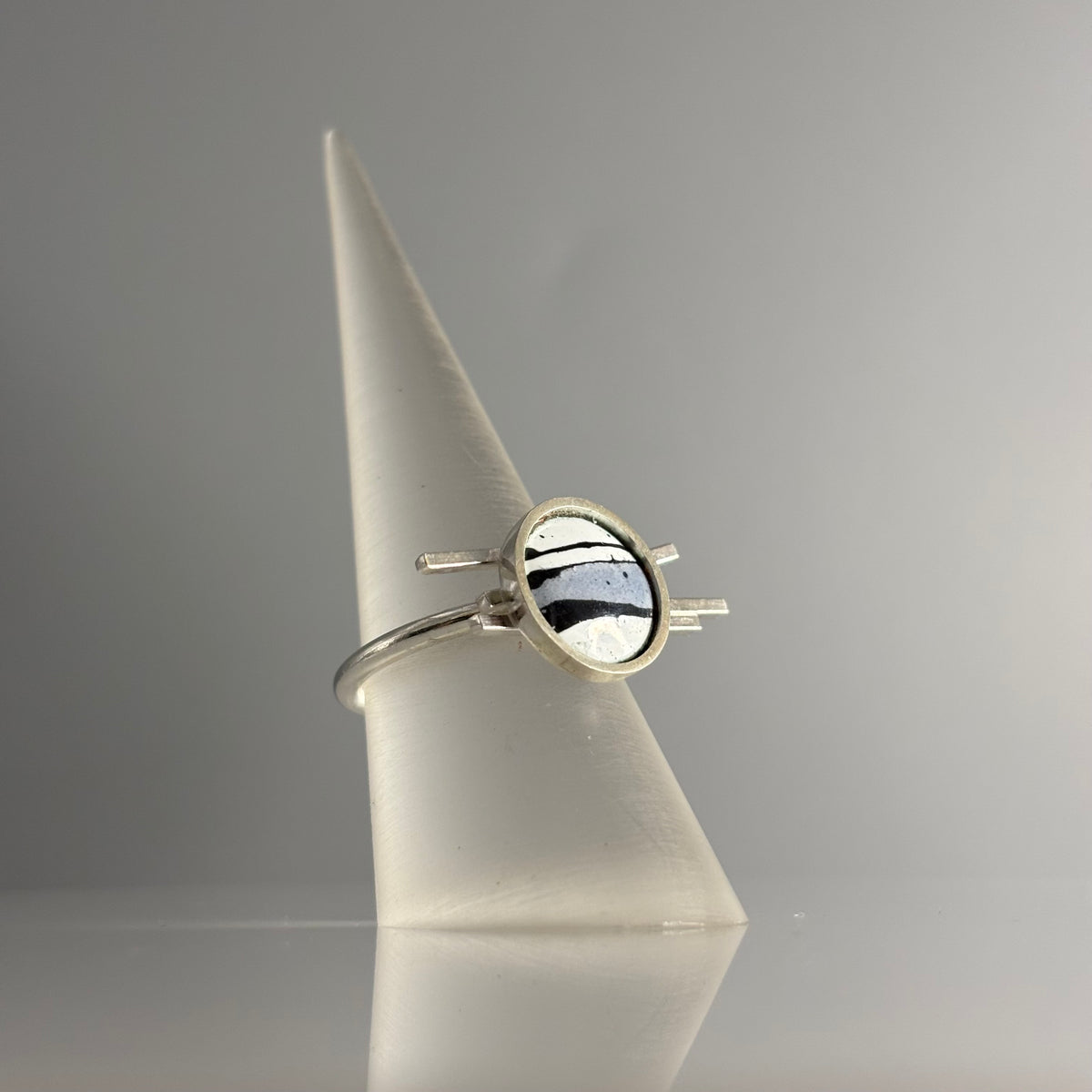 Judit Patkos – Grey Splash! Ring