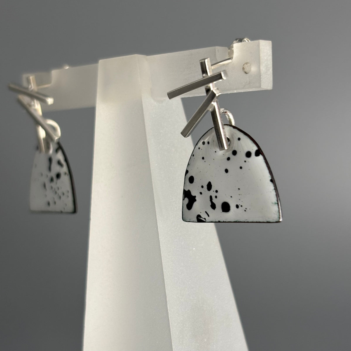 Judit Patkos – U shape Splatter Earrings with Silver Component