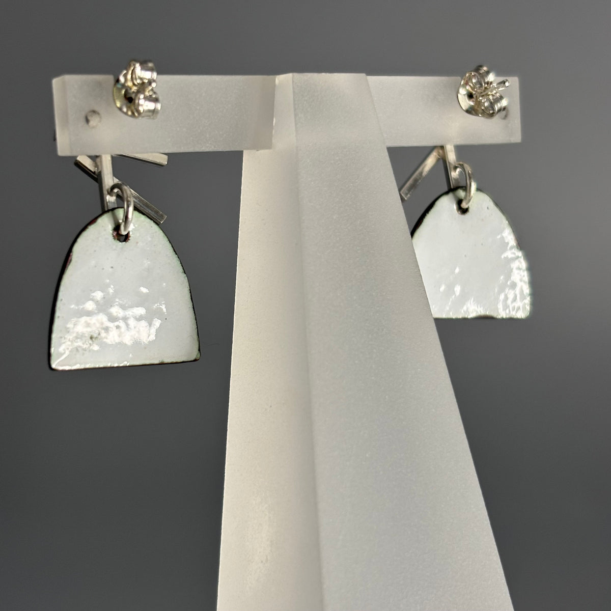 Judit Patkos – U shape Splatter Earrings with Silver Component