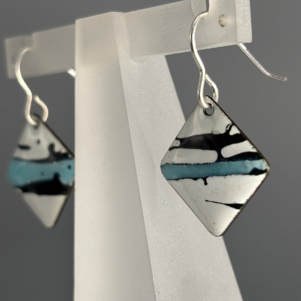 Judit Patkos – Blue Splash! Square Earrings