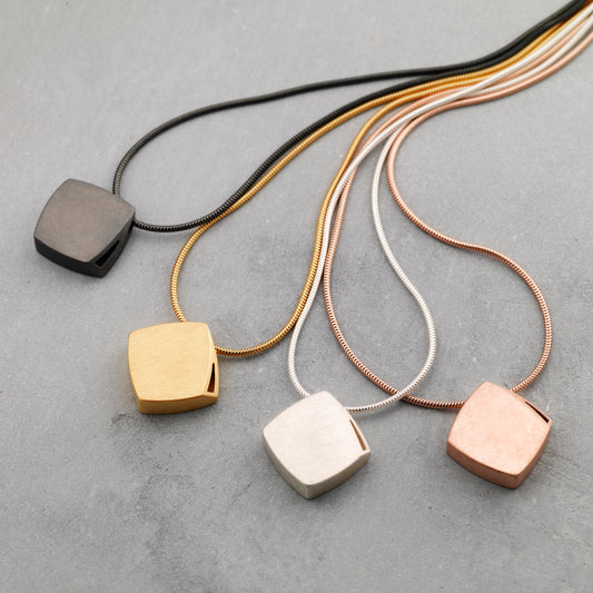 Sheng Zhang - Curved Curves Rhombus Necklace